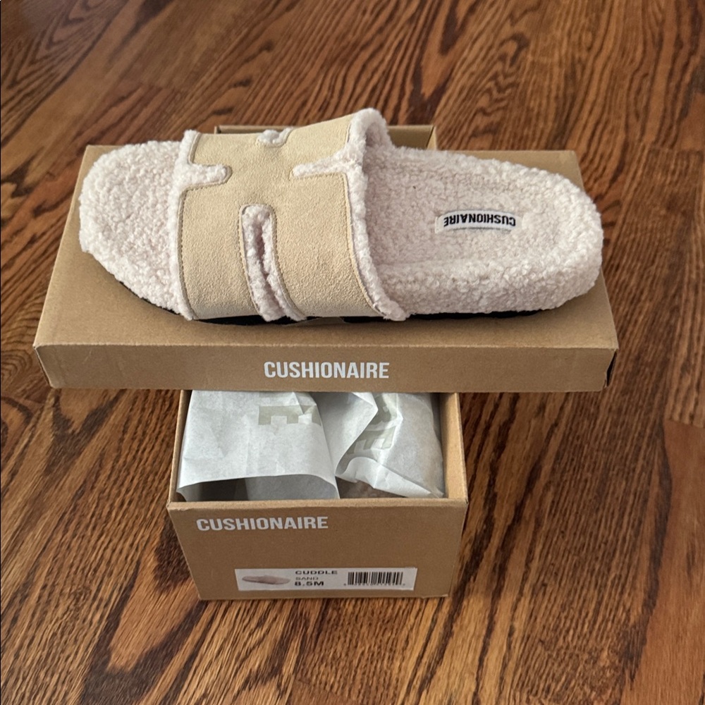 Cushionaire Beige Fuzzy Slide Sandals